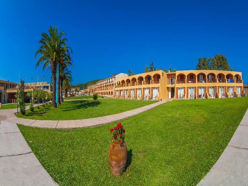 Messonghi Beach Holiday Resort Moraitika Exterior foto