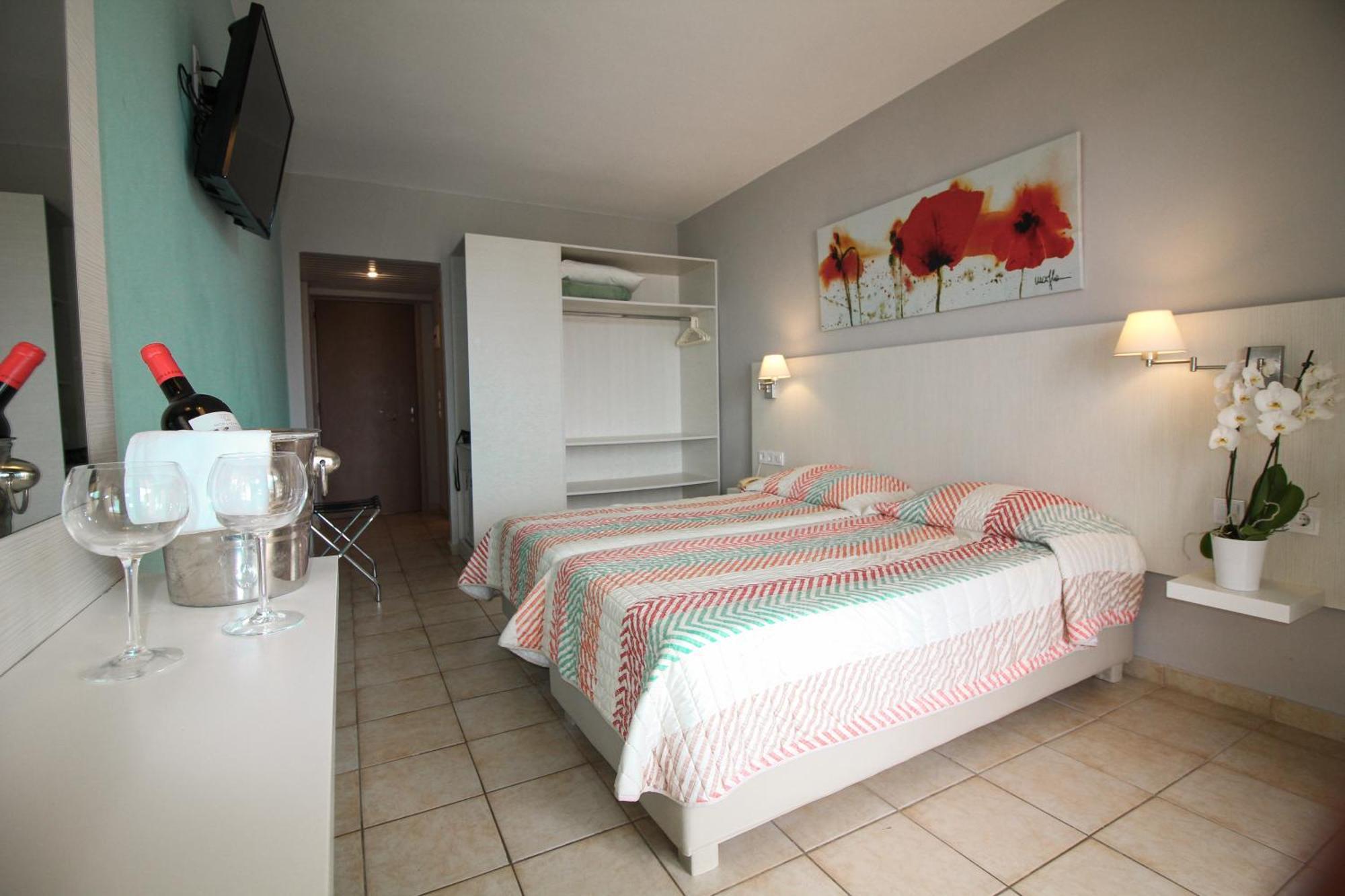 Messonghi Beach Holiday Resort Moraitika Exterior foto