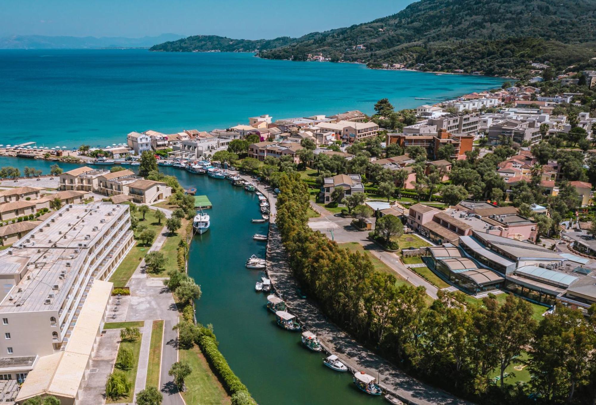 Messonghi Beach Holiday Resort Moraitika Exterior foto