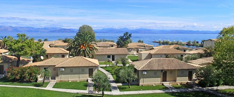 Messonghi Beach Holiday Resort Moraitika Exterior foto